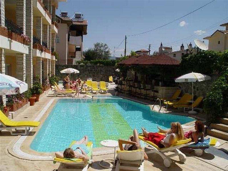 Ozlem 1 Apartments İcmeler Bagian luar foto
